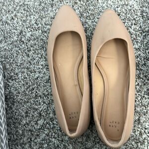 Used Size 10 nude flats